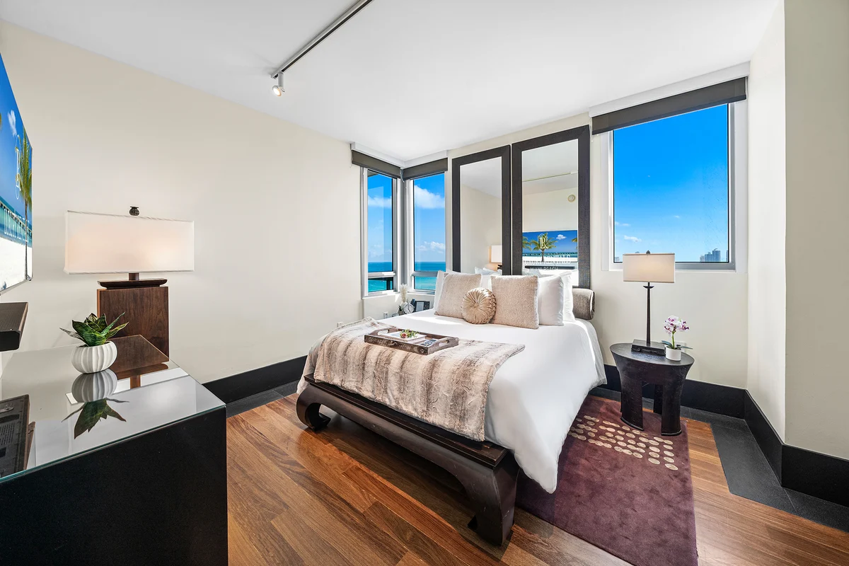 Condo in Miami Beach property photo 3