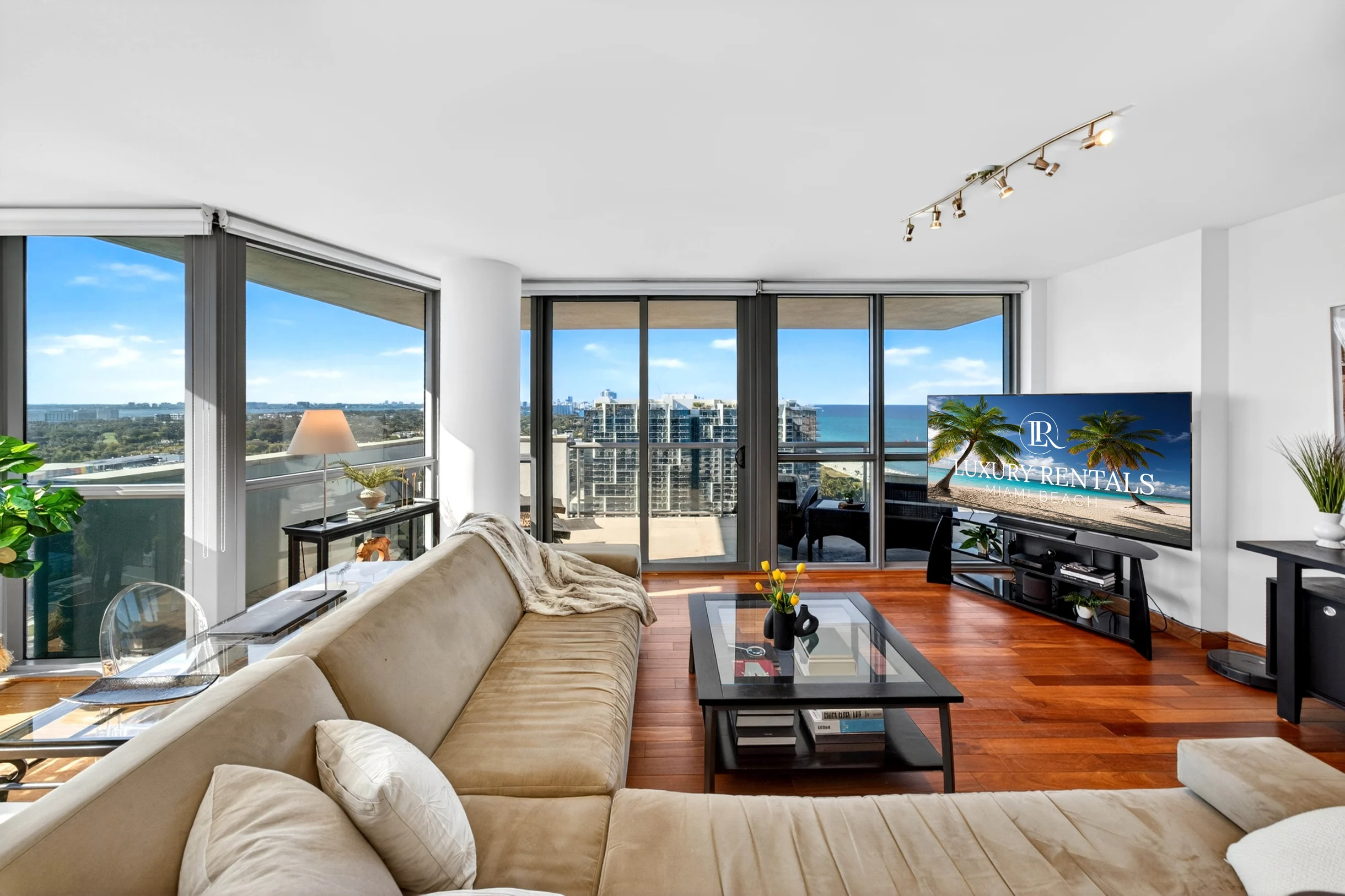 Condo in Miami Beach property photo 1