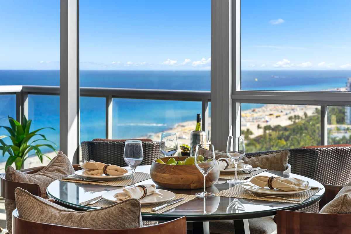 Condo in Miami Beach property photo 5