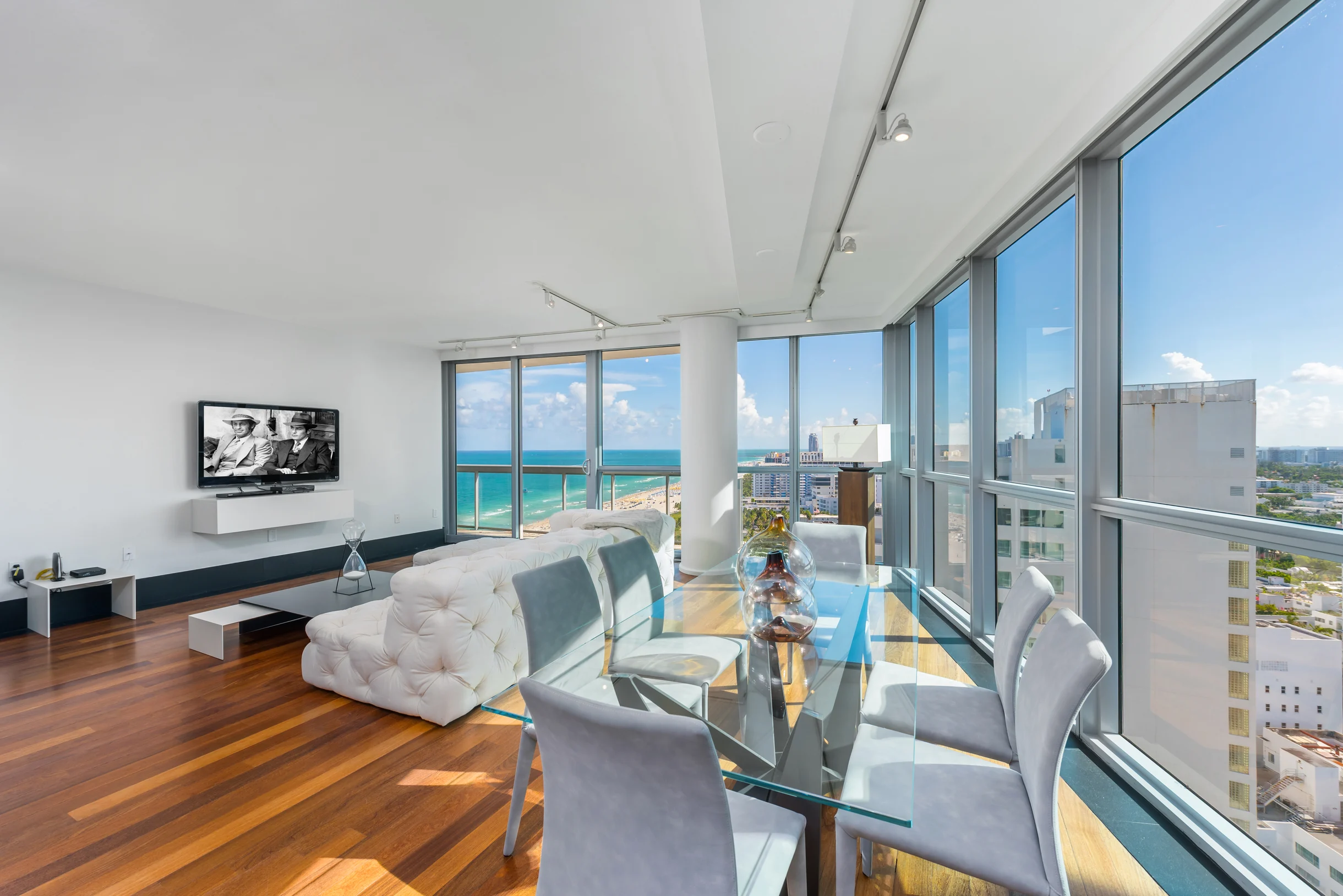 Condo in Miami Beach property photo 1