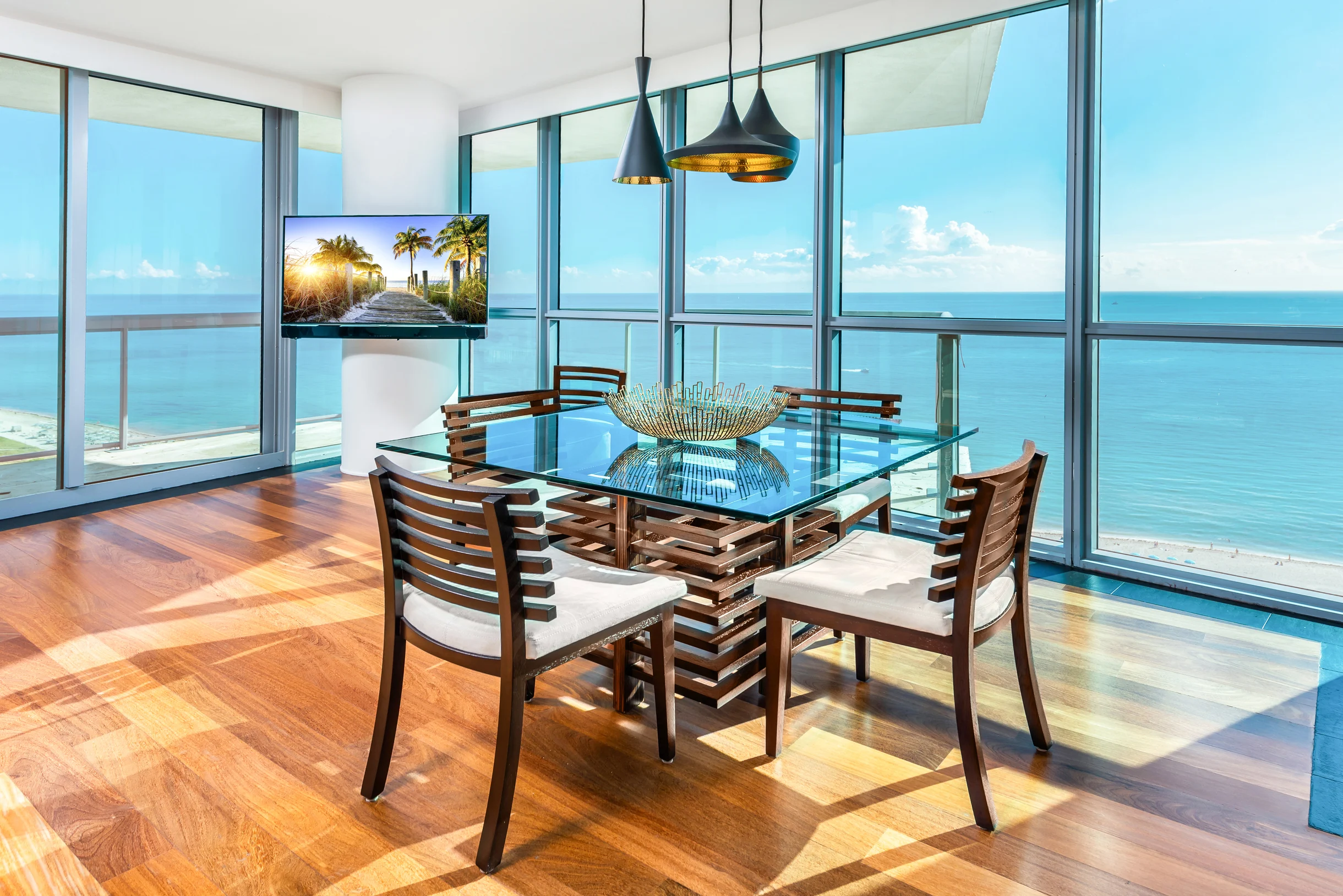 Condo in Miami Beach property photo 2