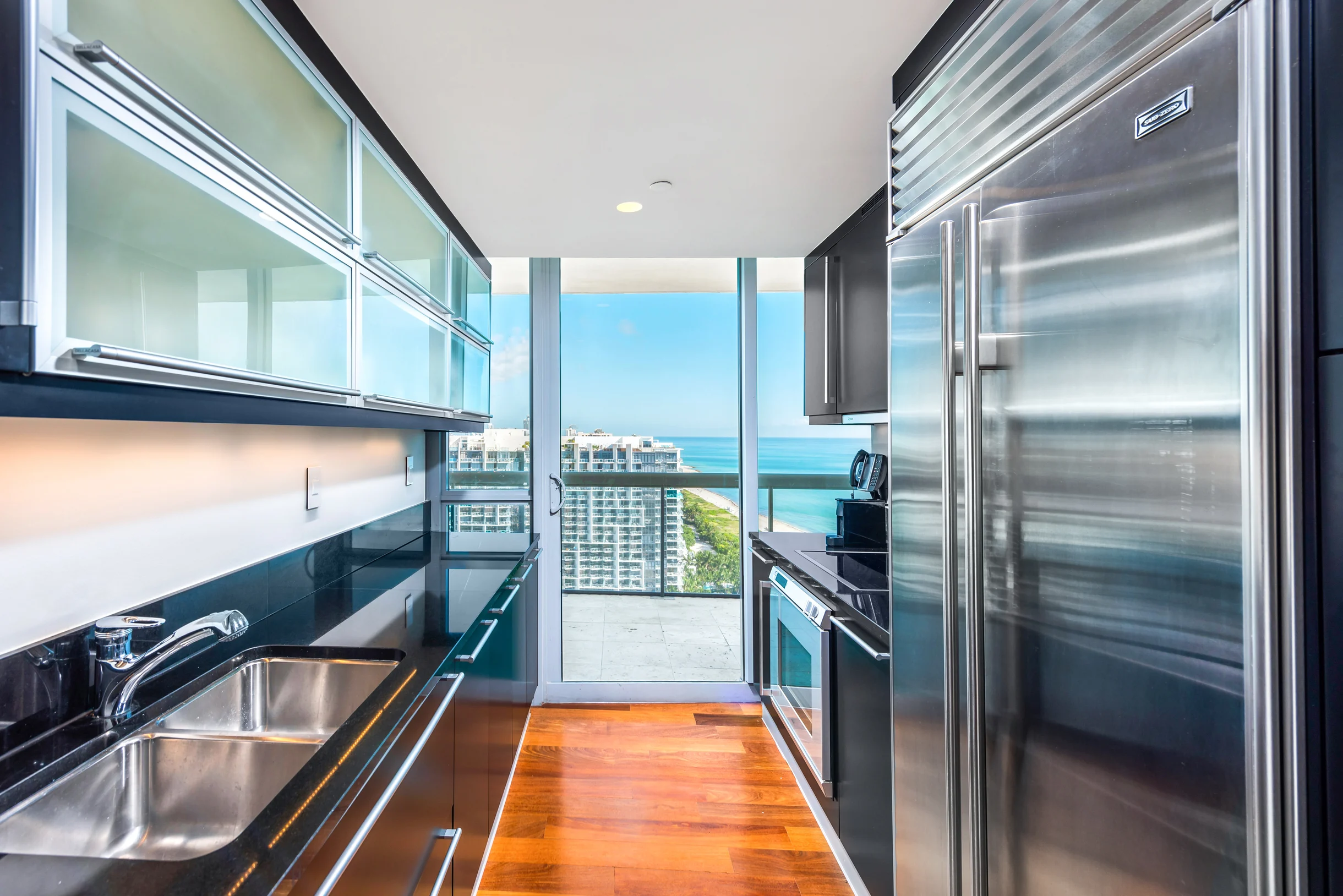 Condo in Miami Beach property photo 3