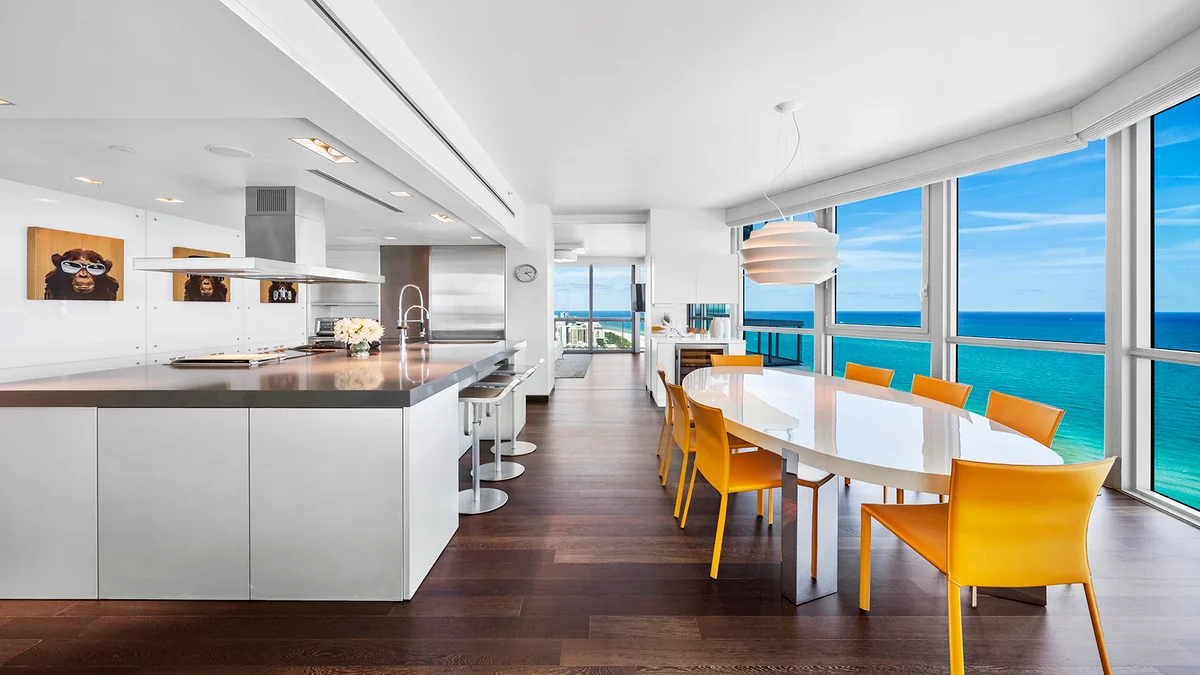 Home in Miami Beach property photo 4