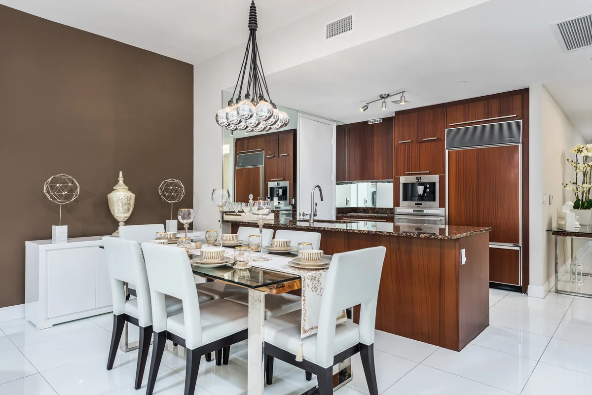 Condo in North Miami Beach property photo 2
