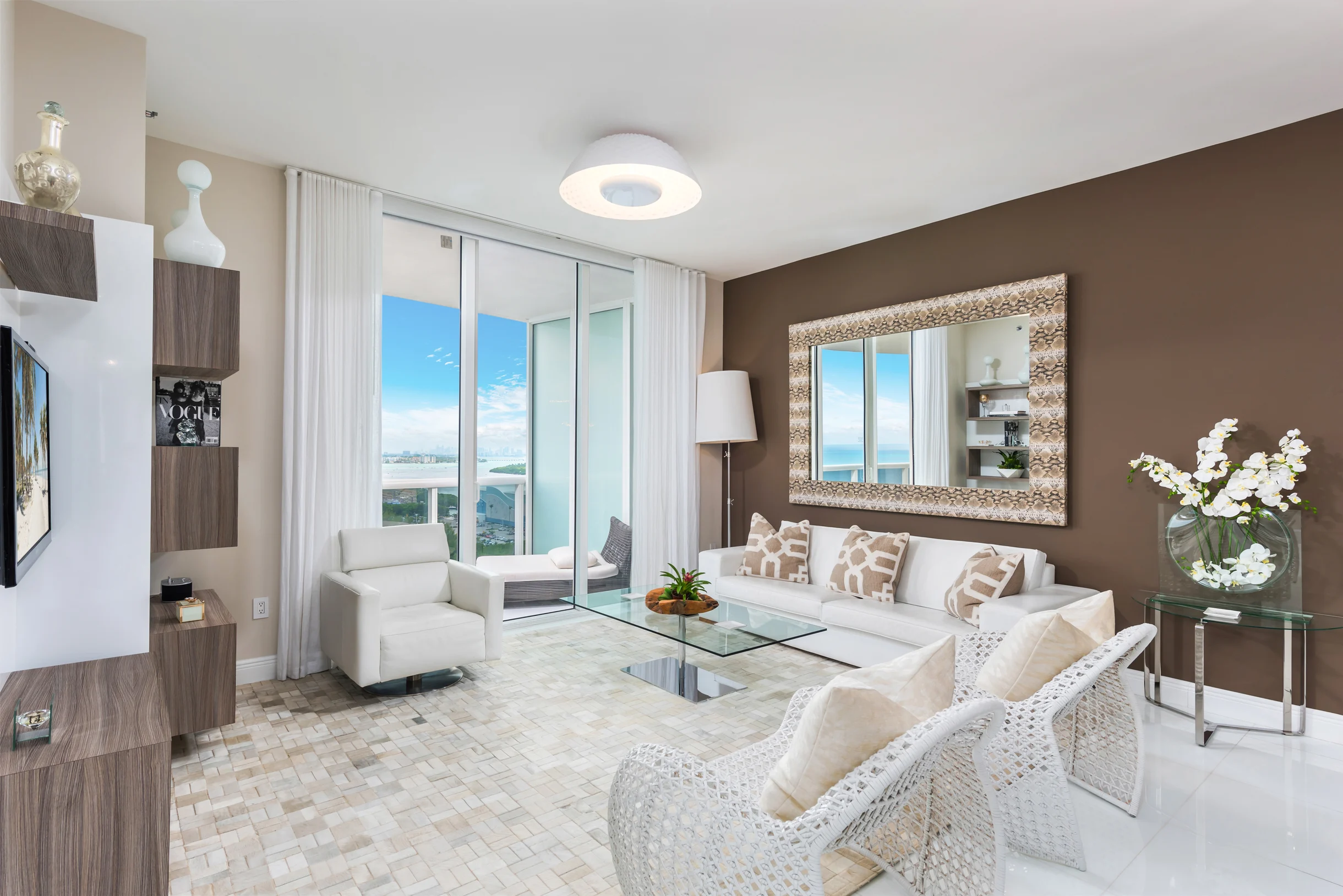 Condo in North Miami Beach property photo 1