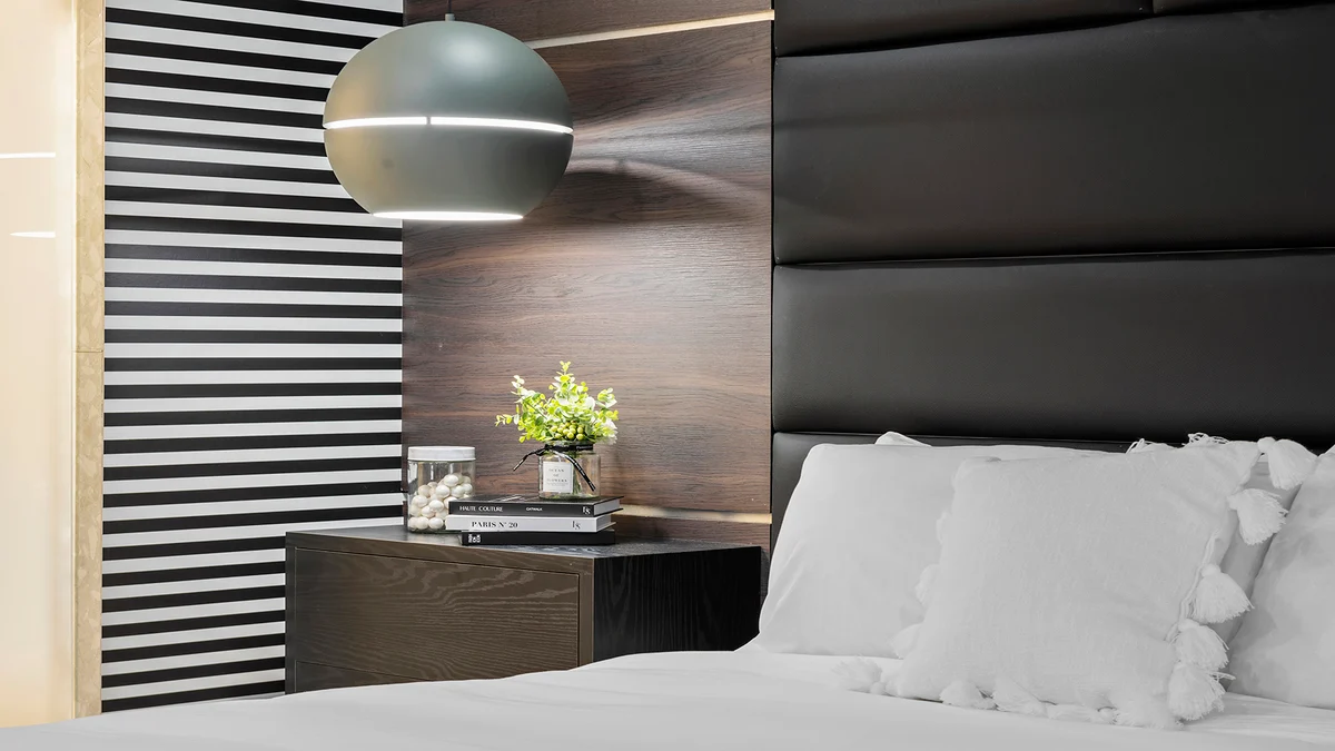 Bedroom 5 image 1