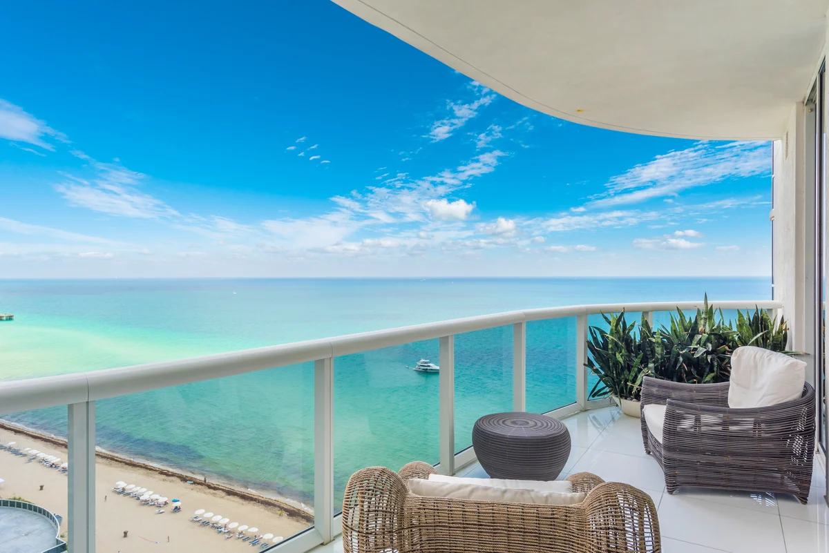 Condo in North Miami Beach property photo 5