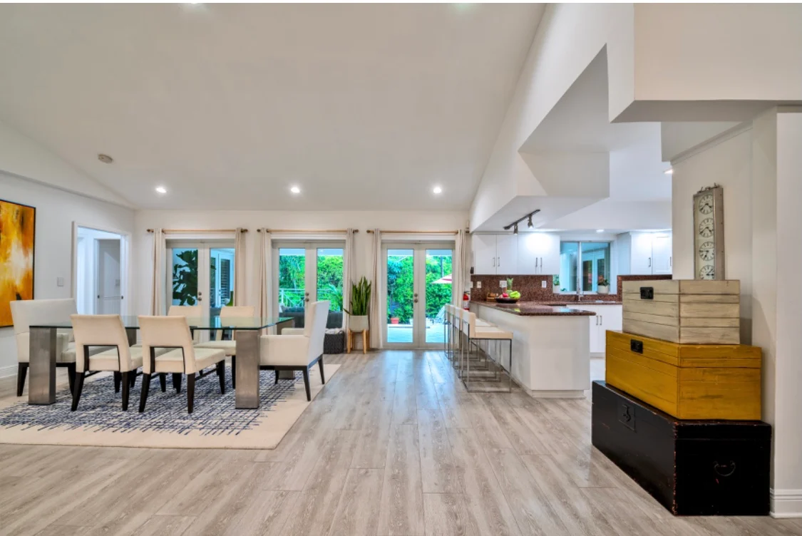 Property in Key Biscayne property photo 3