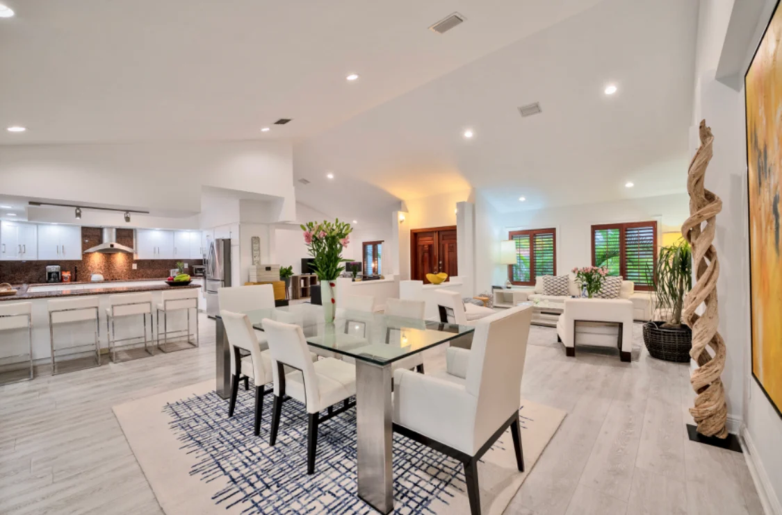 Property in Key Biscayne property photo 5