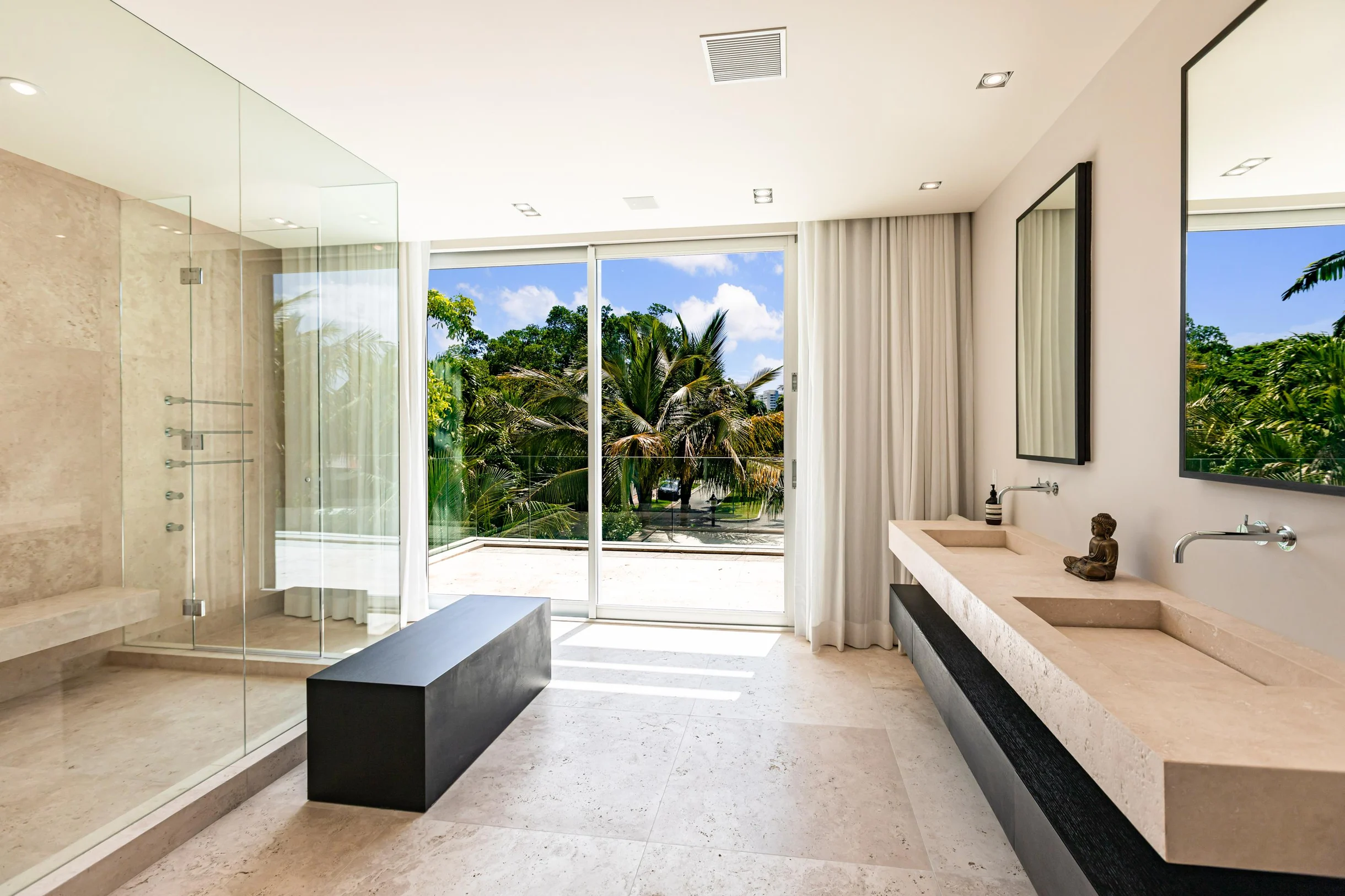 Property in Miami Beach property photo 3