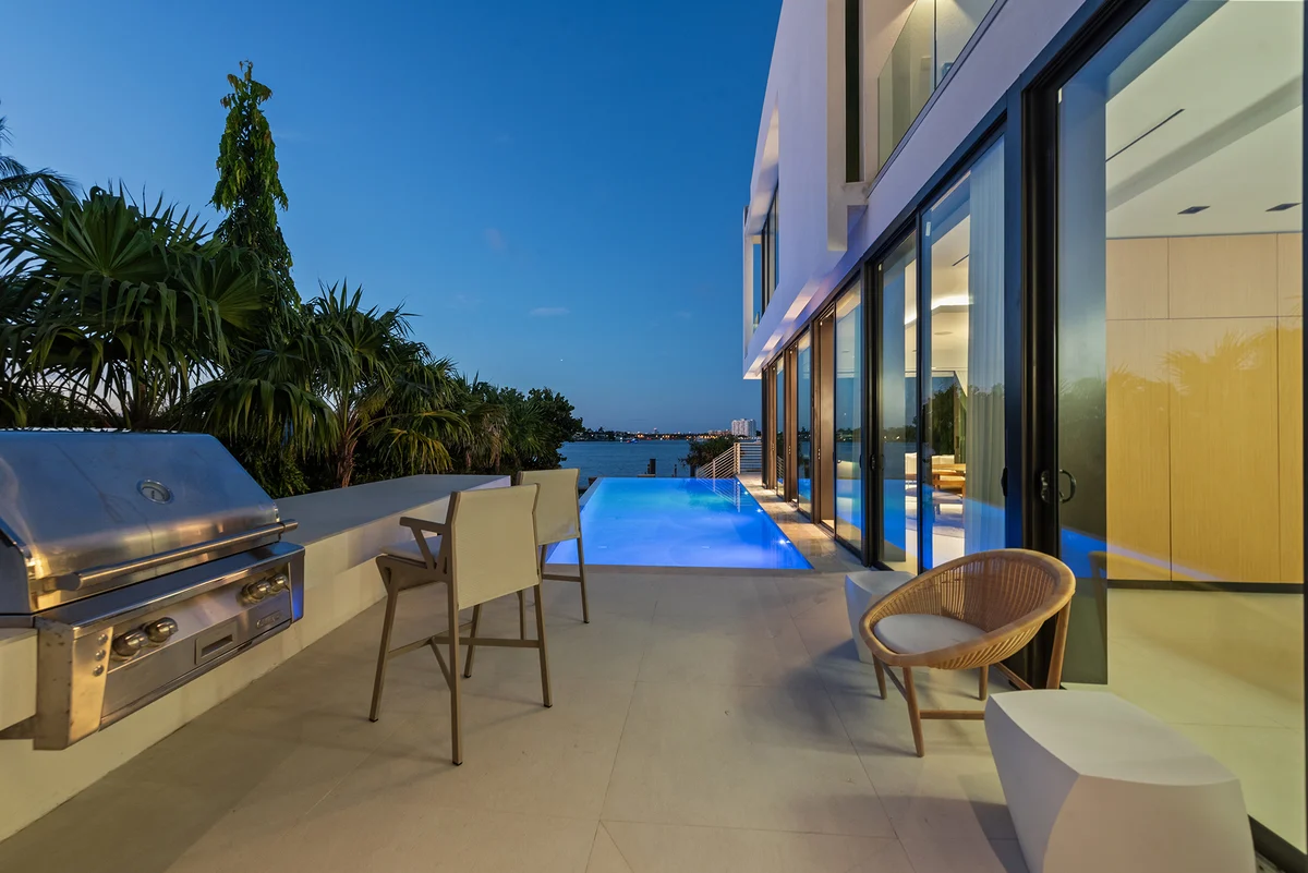 Property in Miami Beach property photo 3