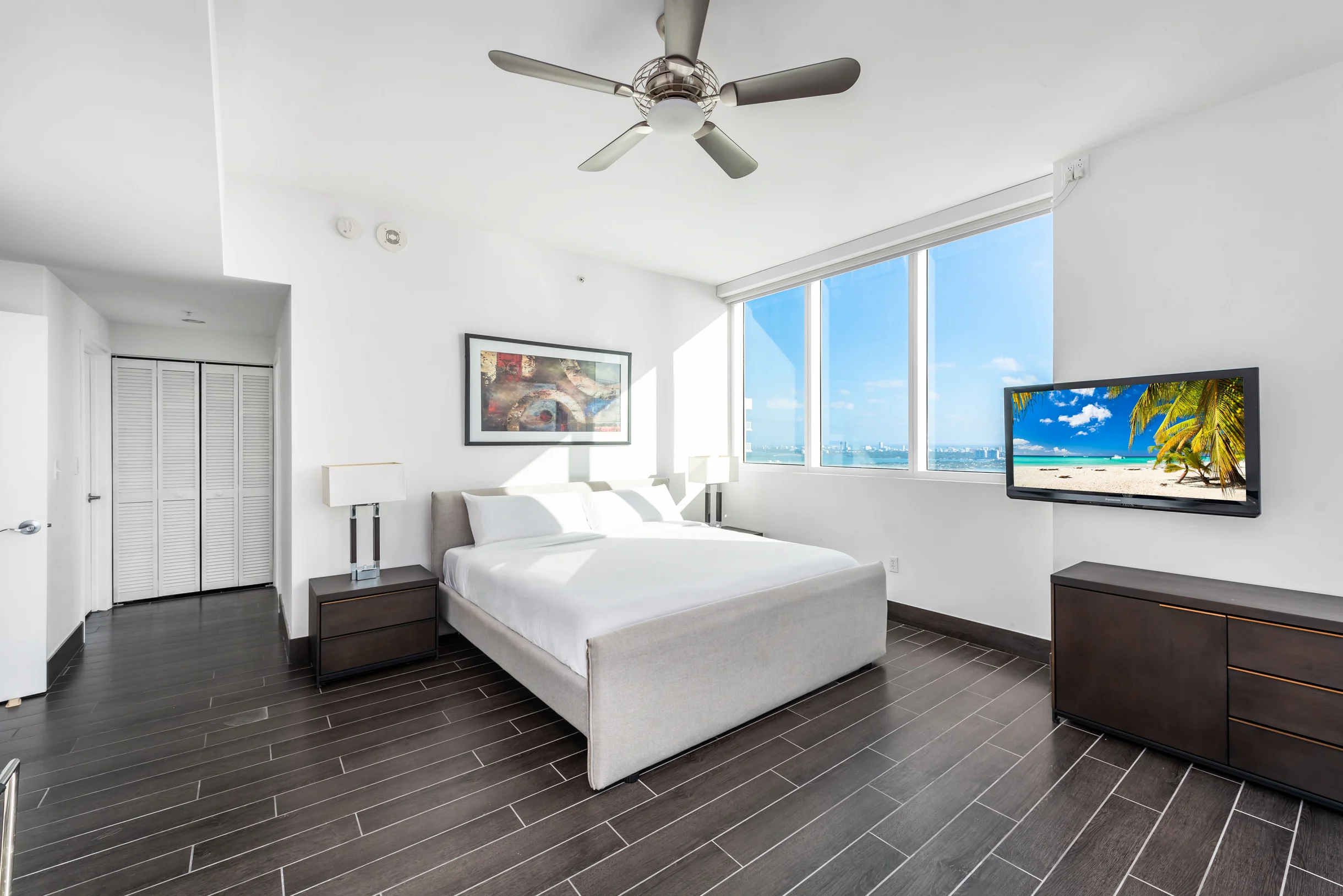 Condo in Miami property photo 4
