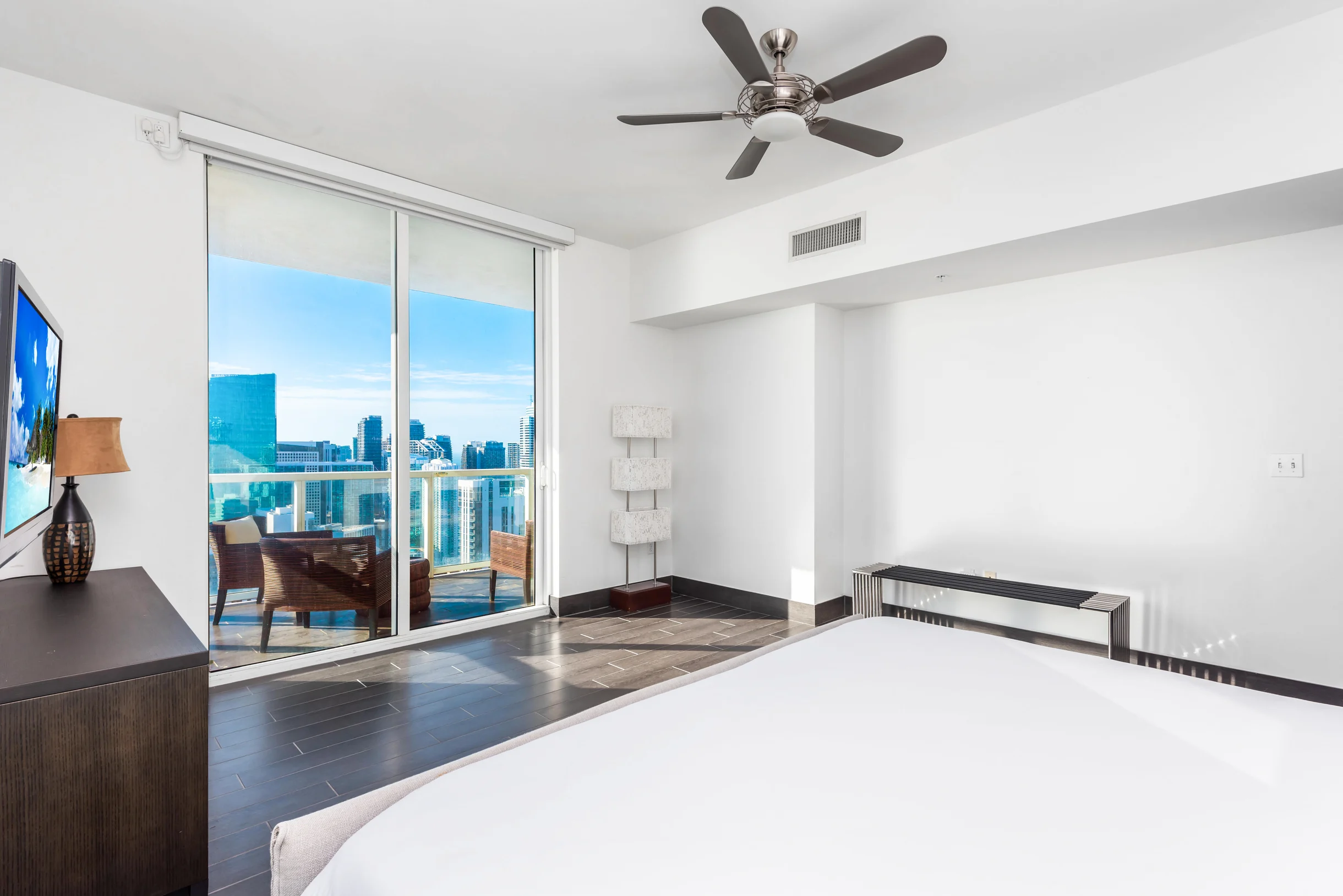 Condo in Miami property photo 3