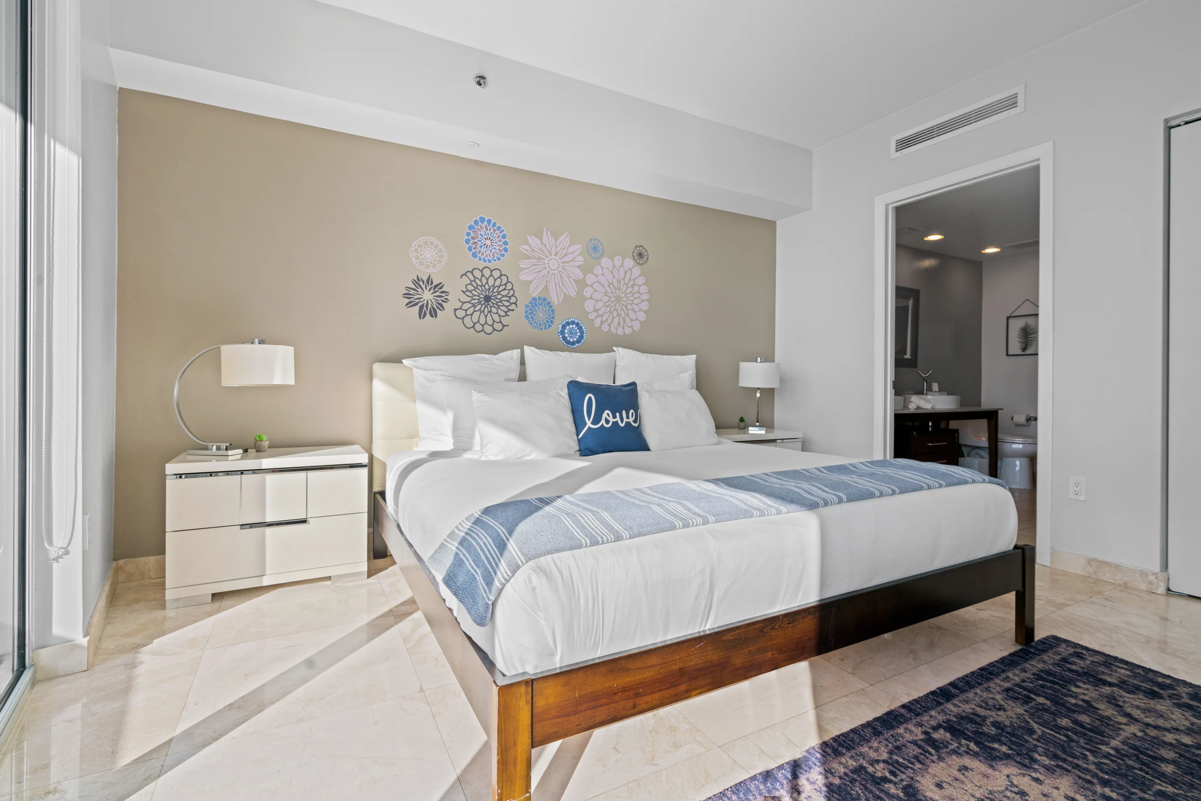 Condo in Miami property photo 3