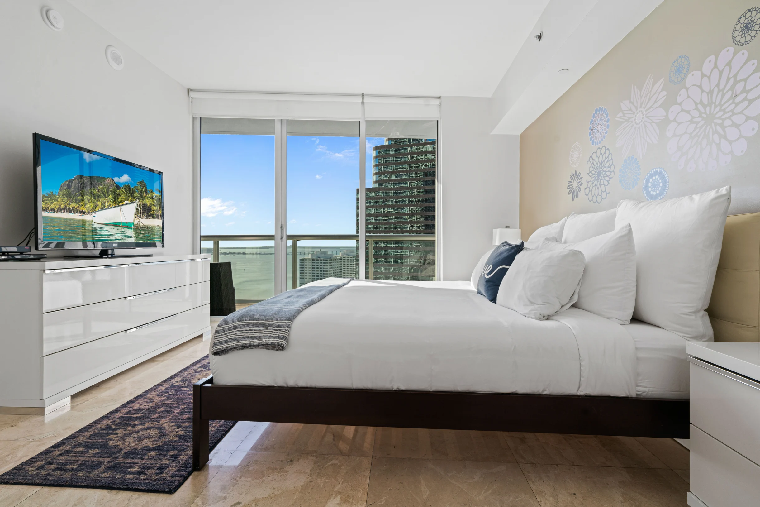 Condo in Miami property photo 1