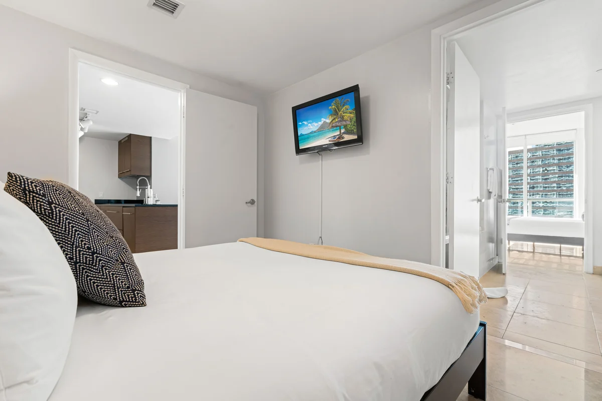Bedroom 1 image 1