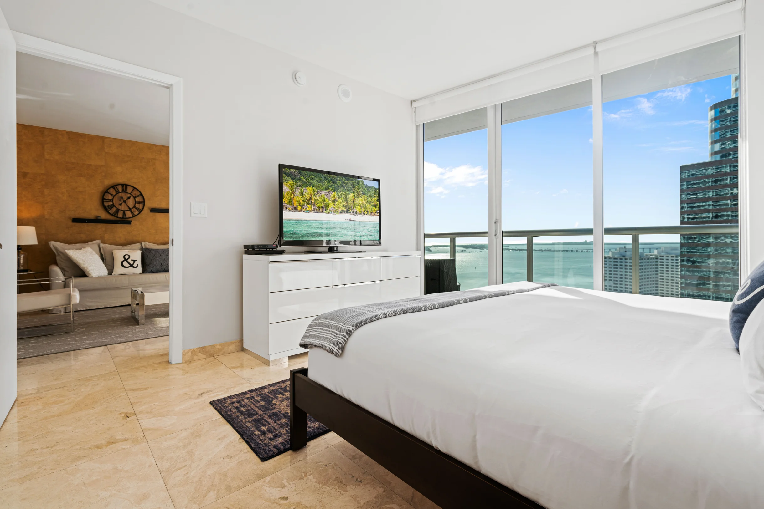 Condo in Miami property photo 5