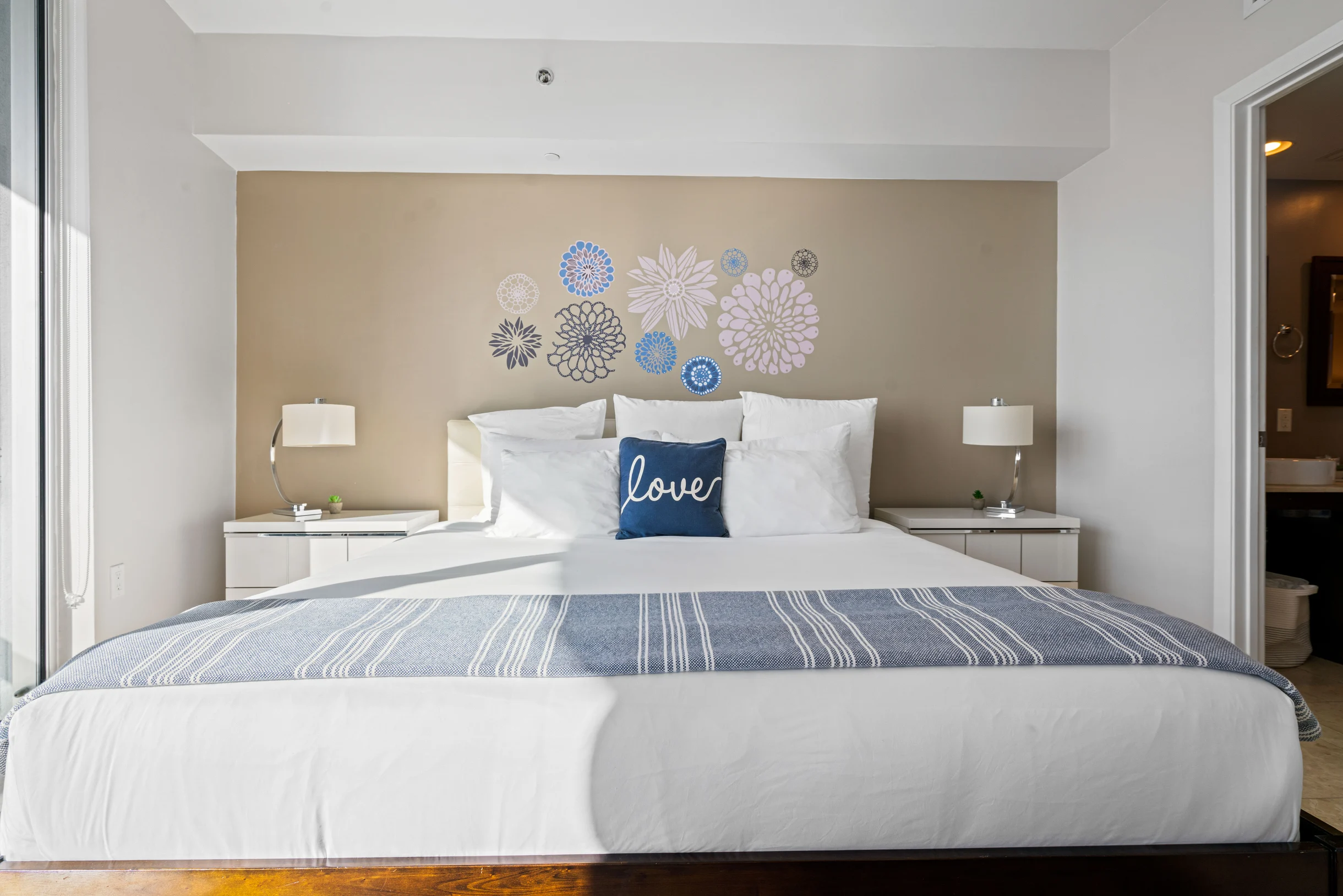 Condo in Miami property photo 4