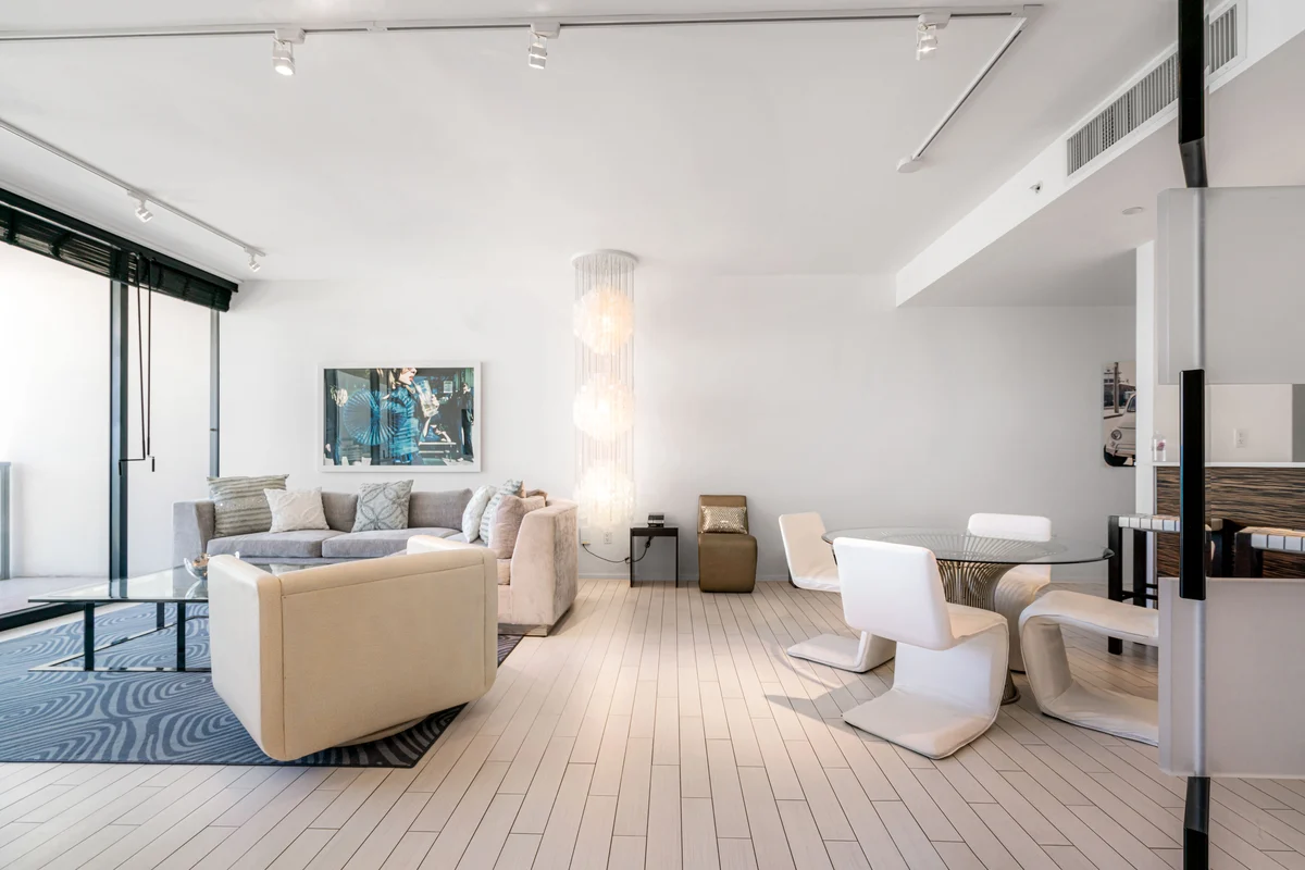 Dining Room image 1