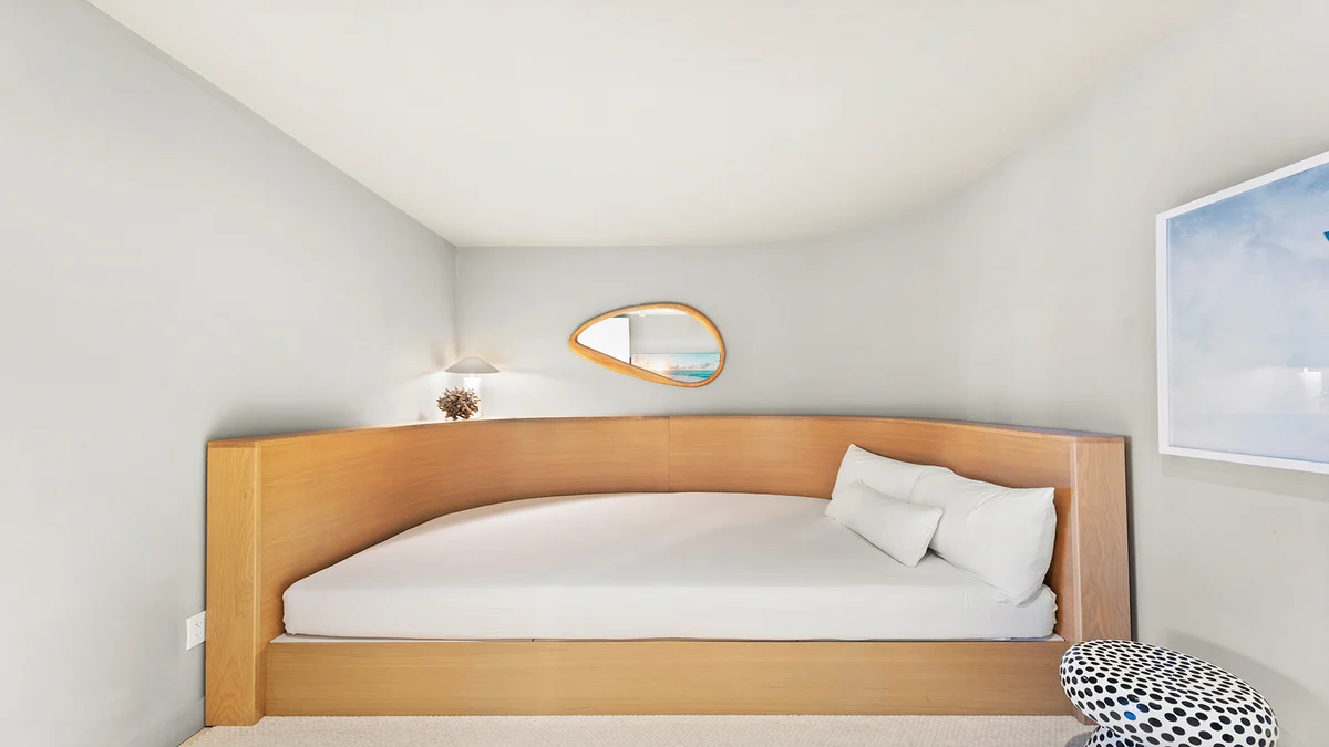 Bedroom 1 image 1