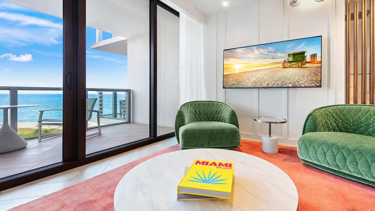 Condo in Miami Beach property photo 4