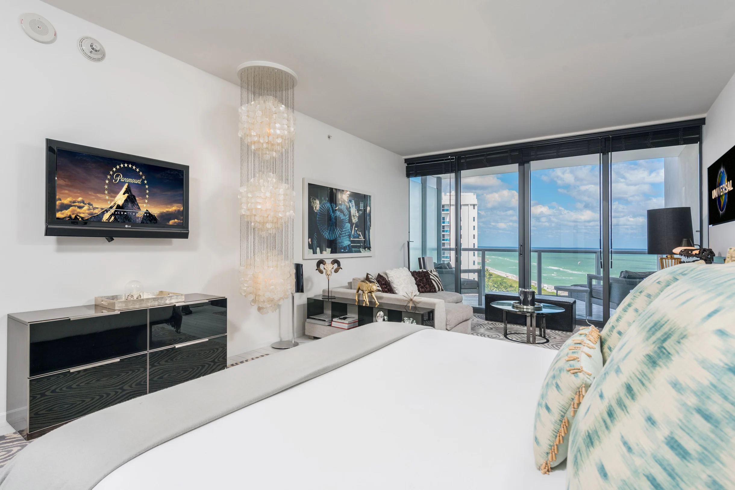 Condo in Miami Beach property photo 3
