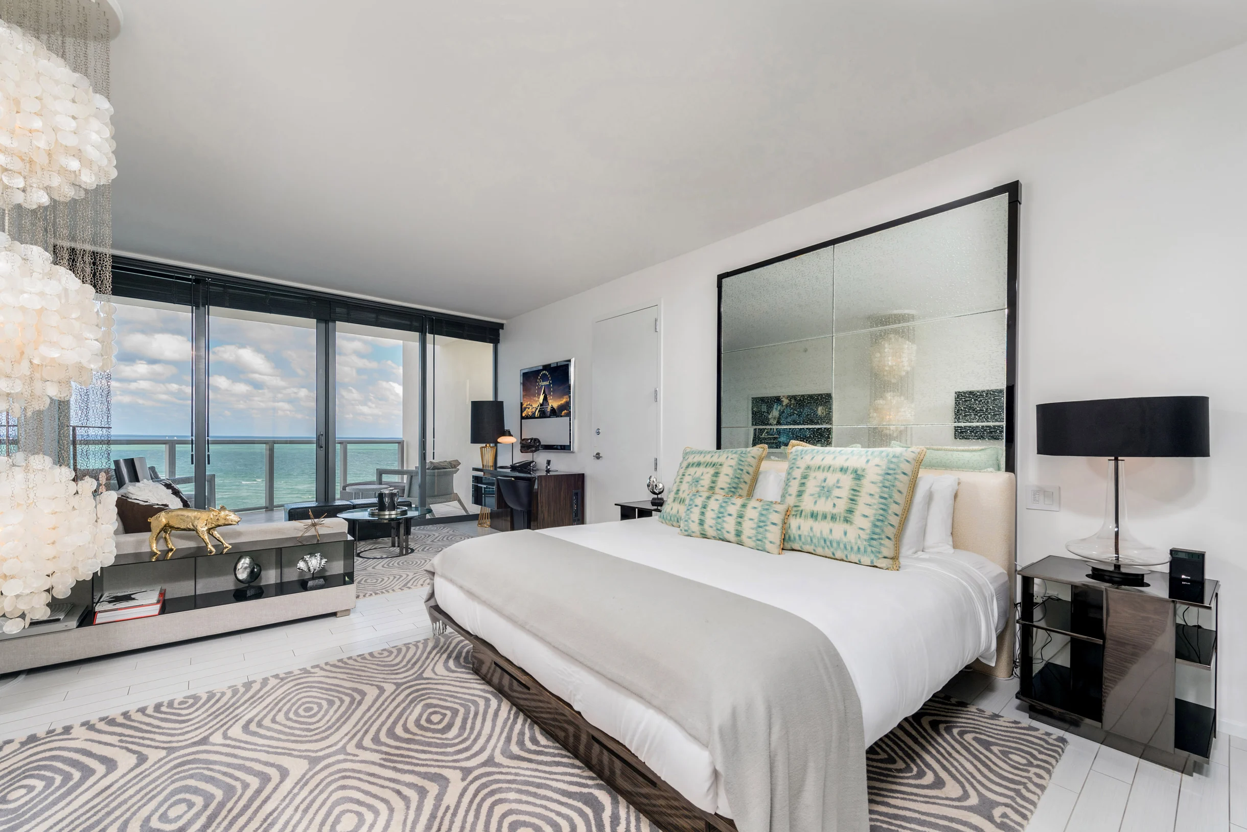 Condo in Miami Beach property photo 1