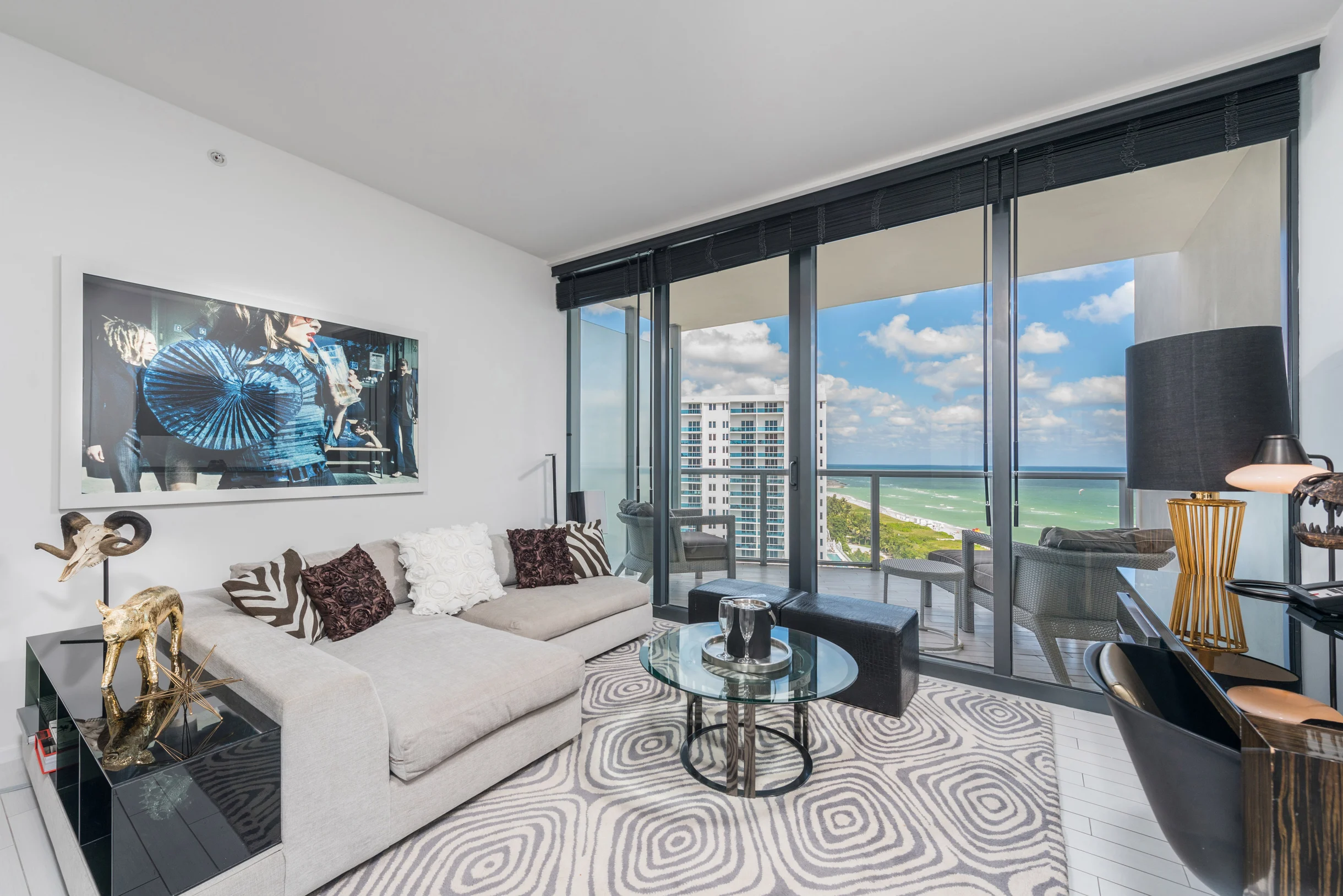Condo in Miami Beach property photo 4