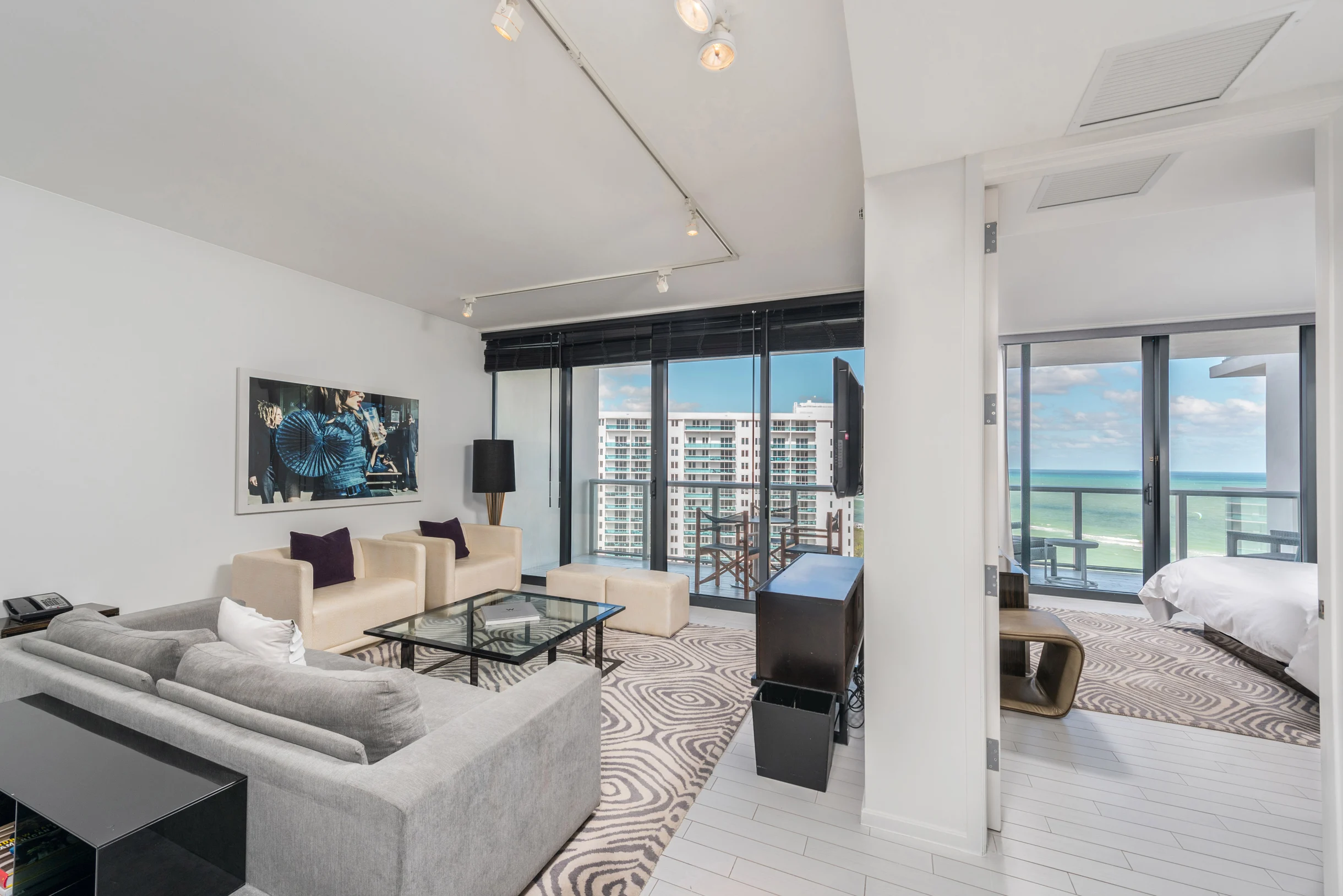 Condo in Miami Beach property photo 4