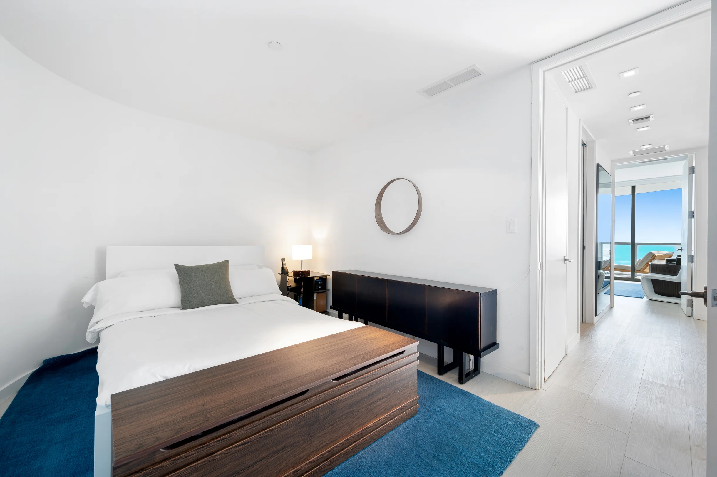 Condo in Miami Beach property photo 4