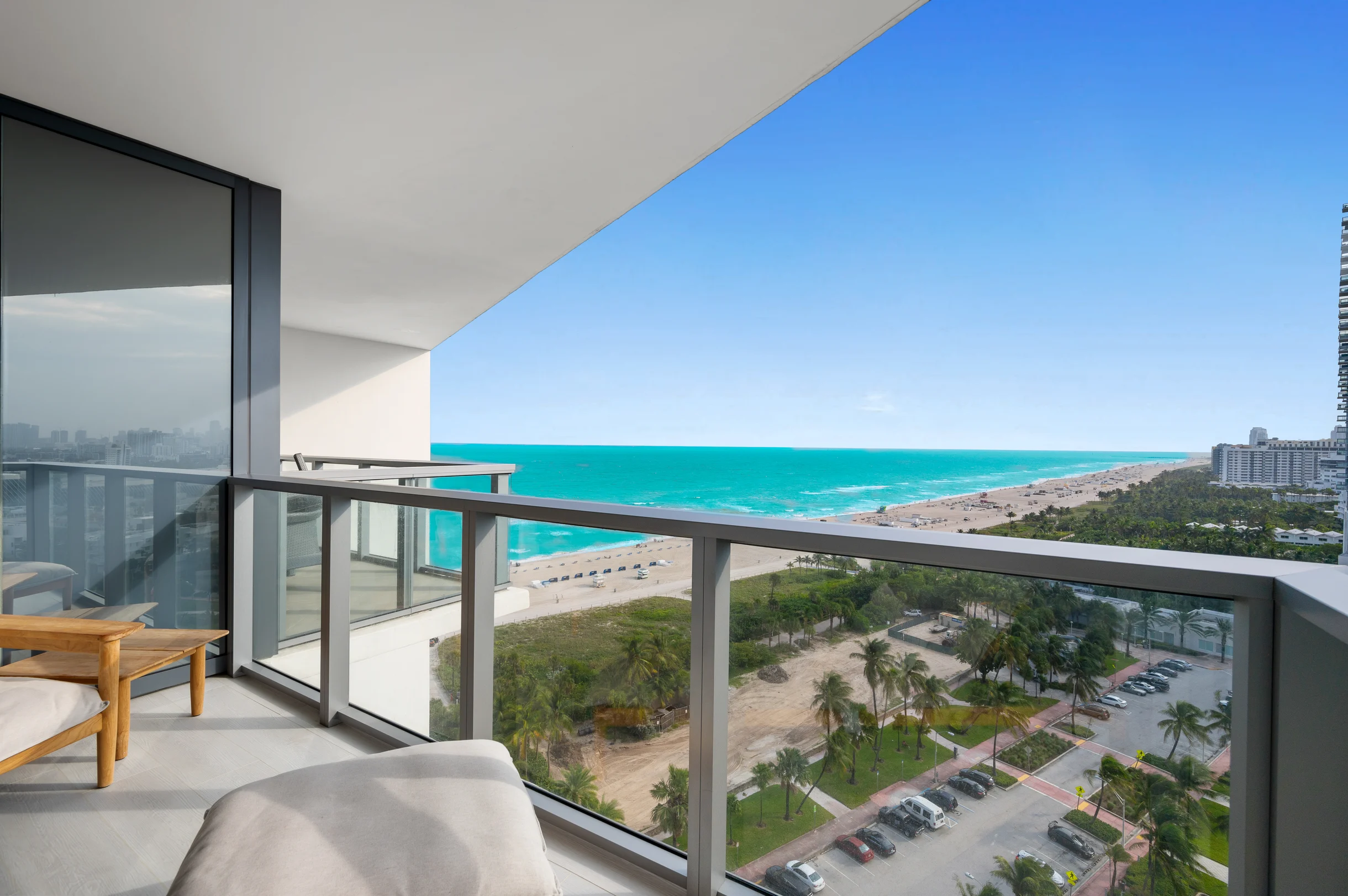 Condo in Miami Beach property photo 5
