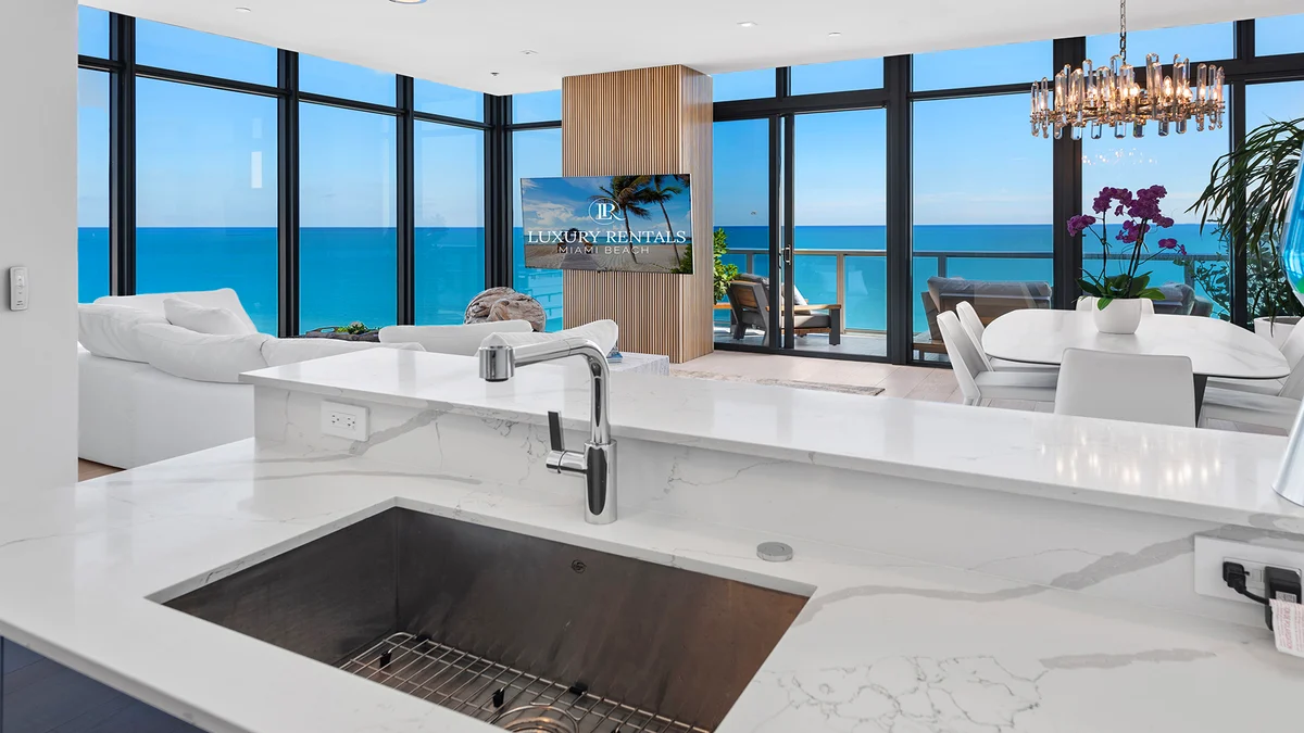 Home in Miami Beach property photo 4
