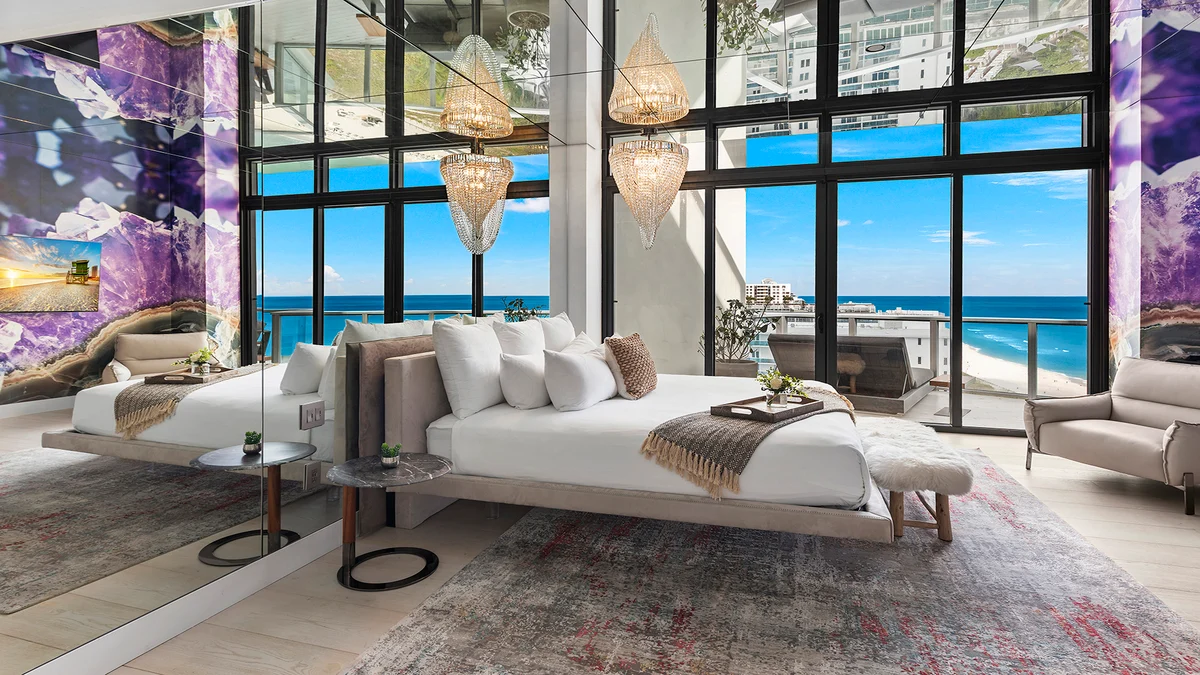 Home in Miami Beach property photo 2