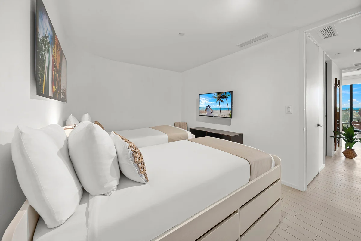 Condo in Miami Beach property photo 4