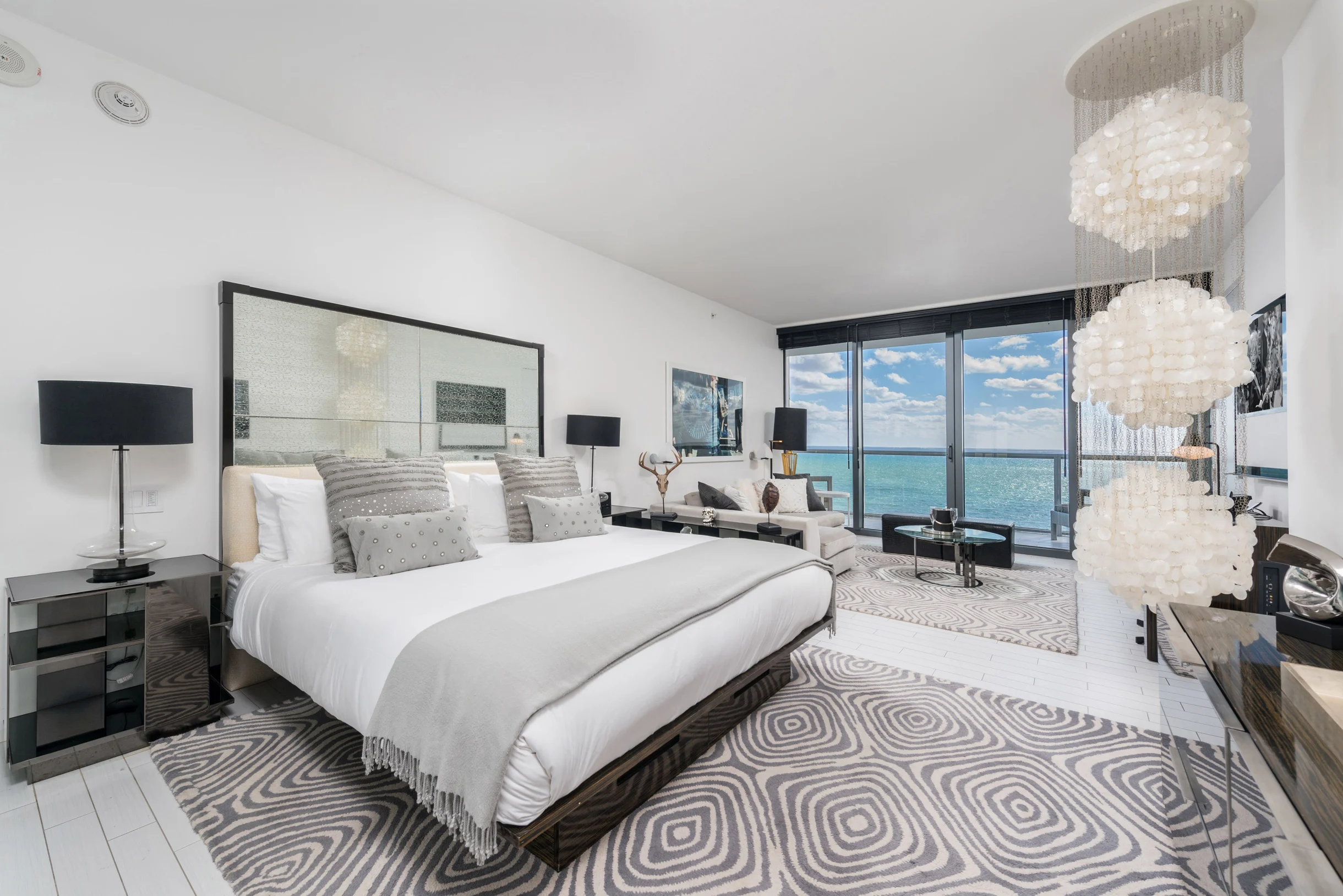 Condo in Miami Beach property photo 3