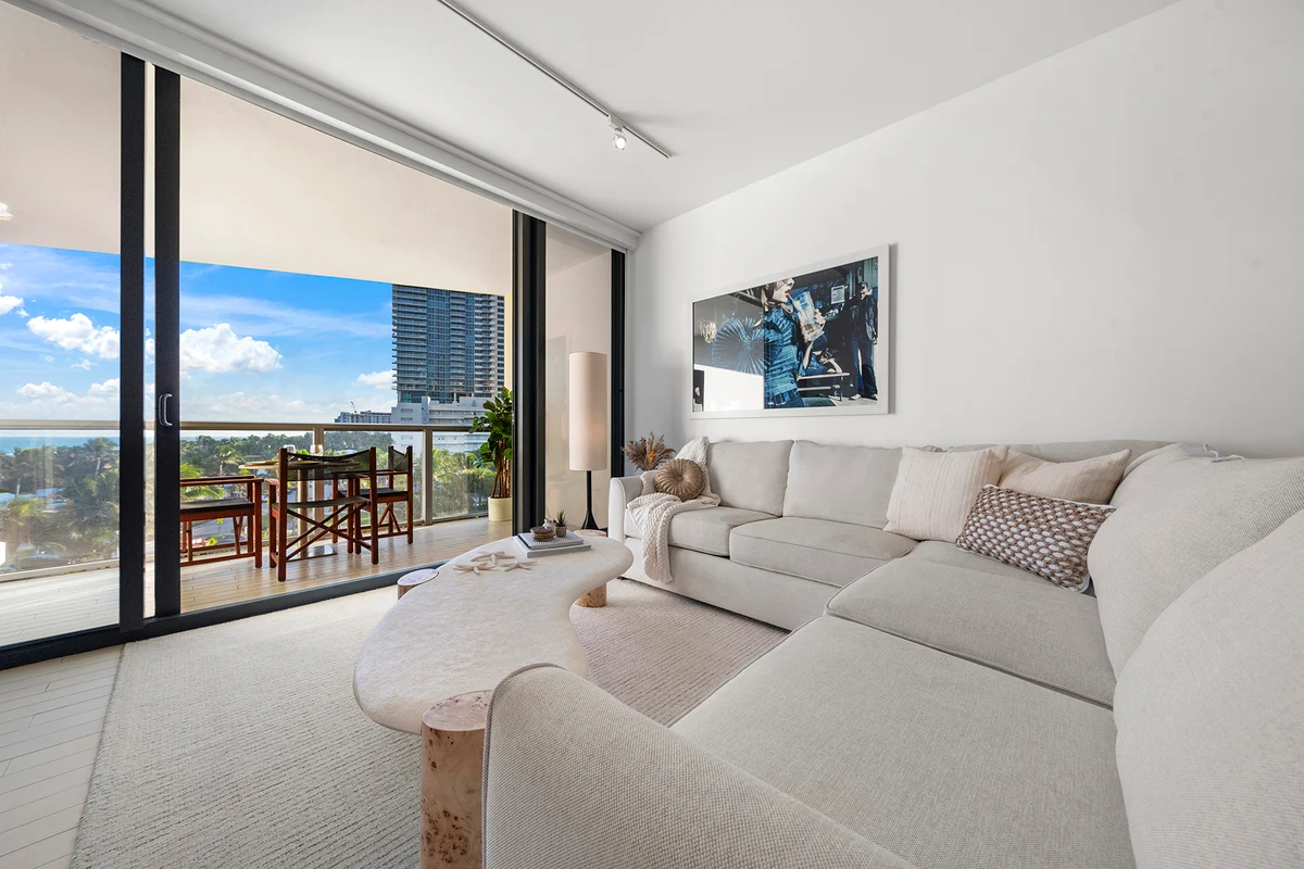 Condo in Miami Beach property photo 3