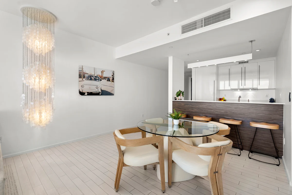 Condo in Miami Beach property photo 4
