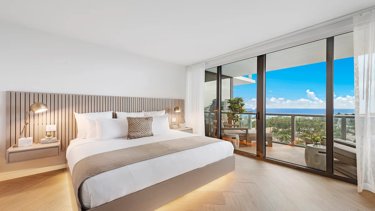 Condo in Miami Beach property photo 2