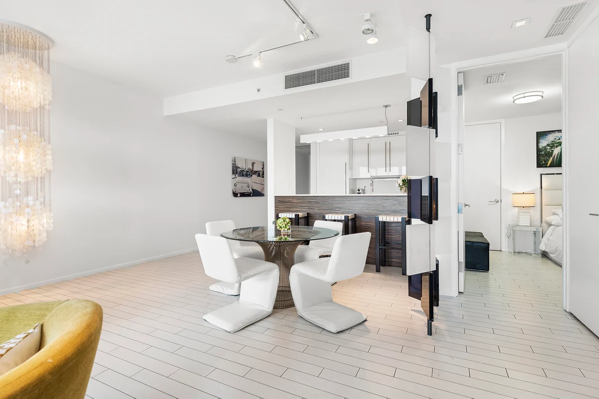 Condo in Miami Beach property photo 3