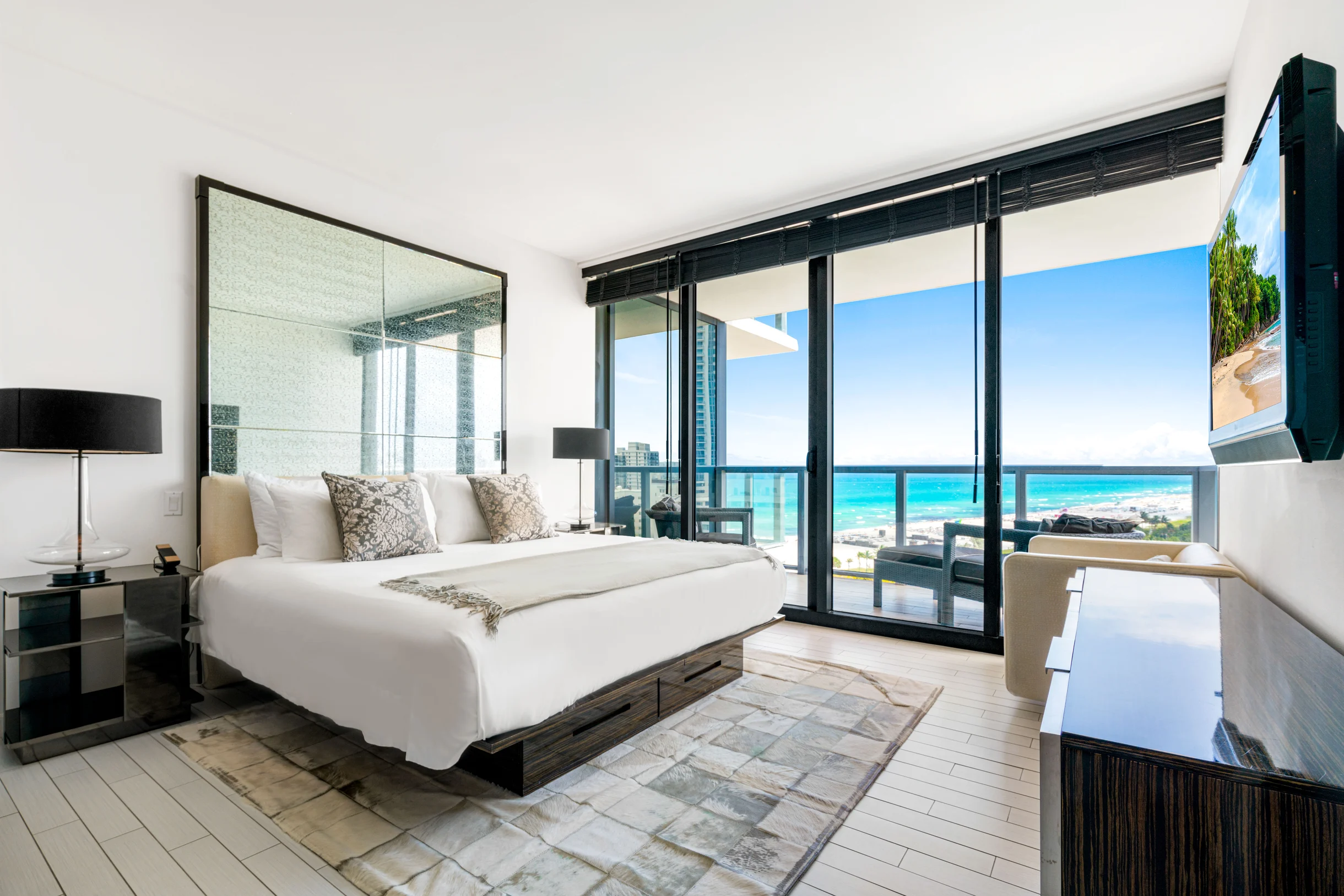 Condo in Miami Beach property photo 1