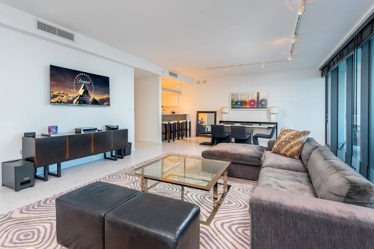 Living Room image 1