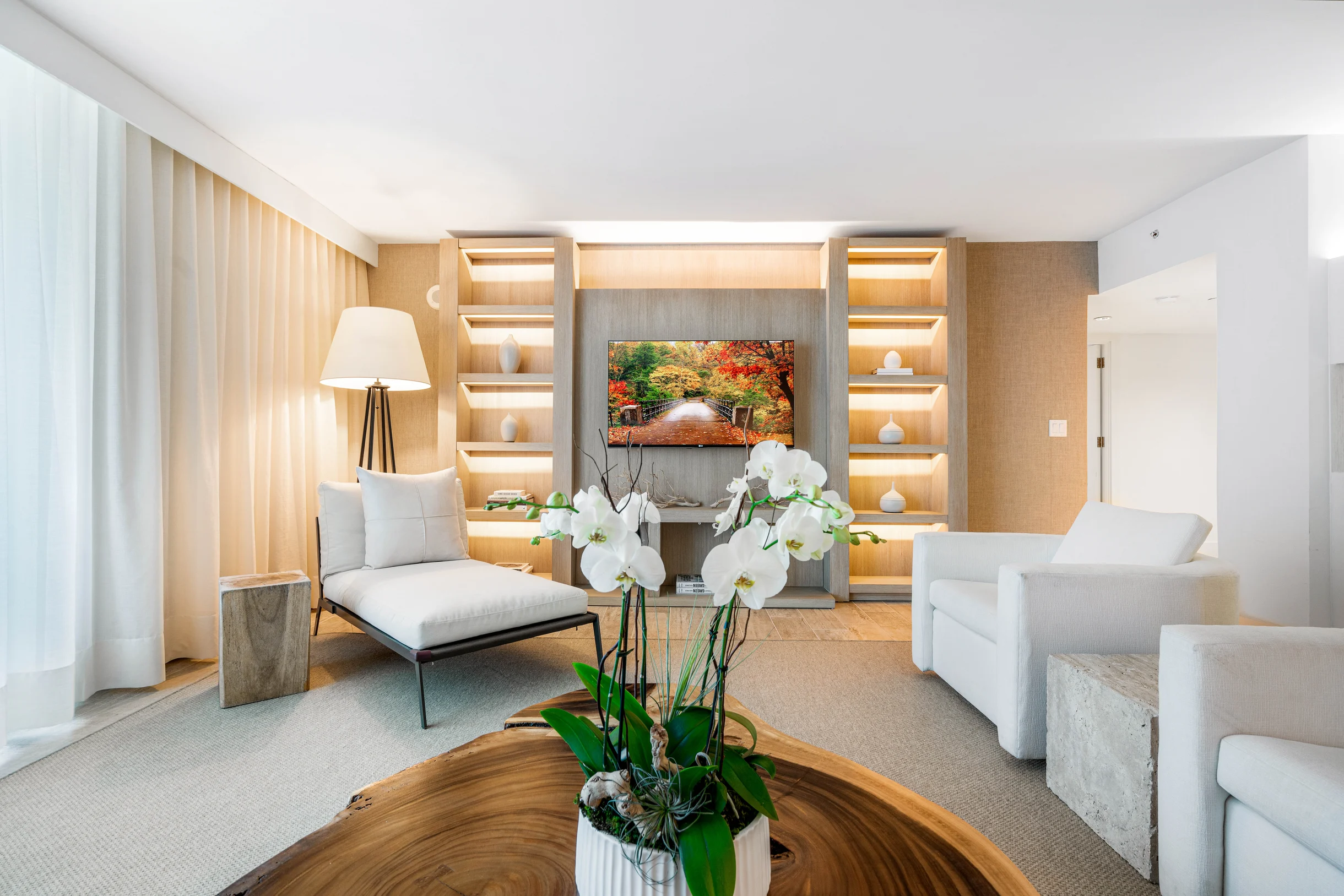 Condo in Miami Beach property photo 5