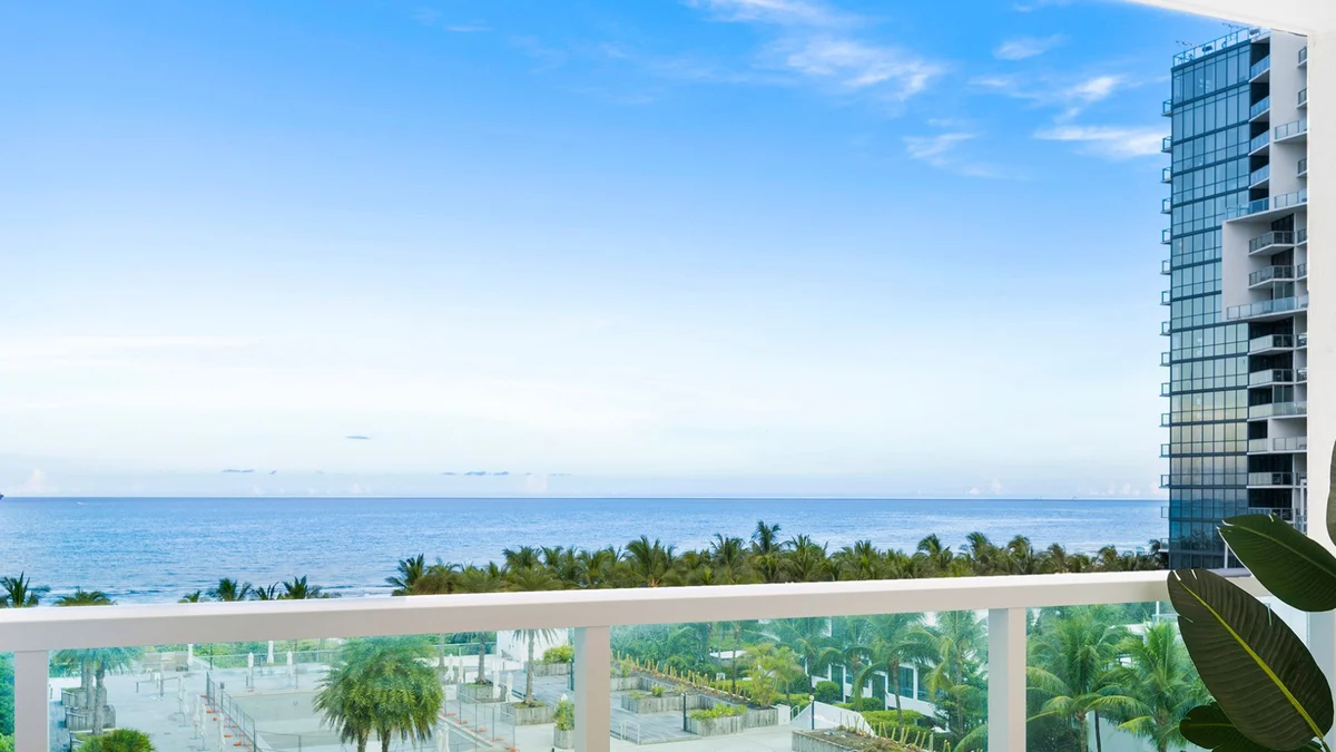 Condo in Miami Beach property photo 5