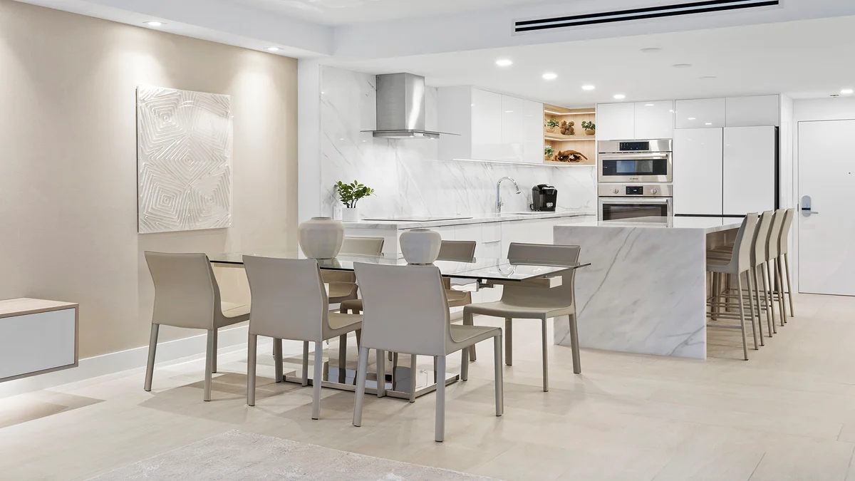 Condo in Miami Beach property photo 2