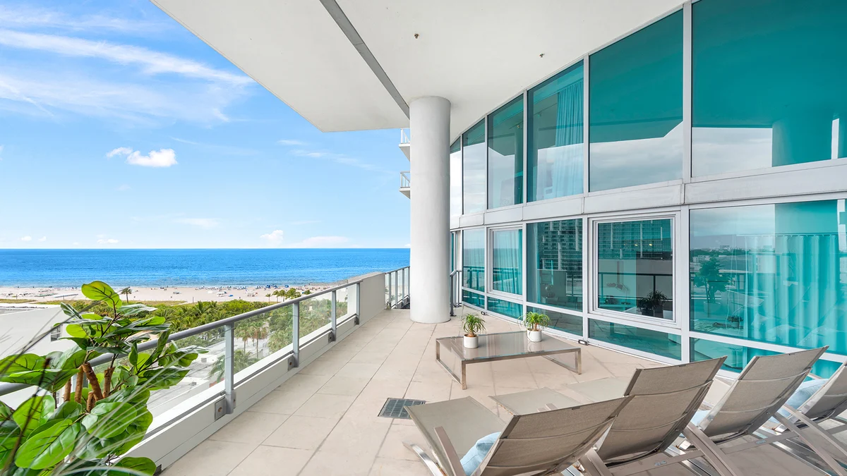 Condo in Miami Beach property photo 5