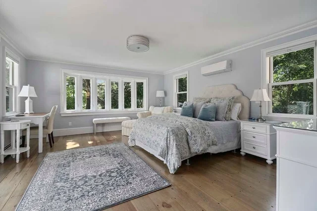 Home in Hyannis Port property photo 10