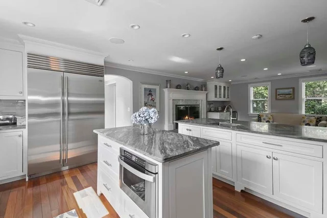 Home in Hyannis Port property photo 16