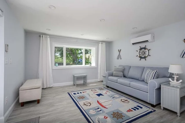 Home in Hyannis Port property photo 18