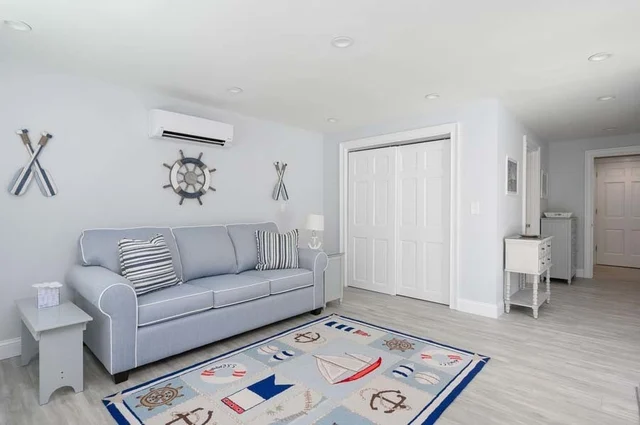 Home in Hyannis Port property photo 20