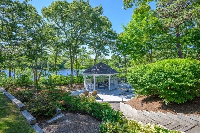 Home in Hyannis Port property photo 26